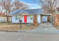Building Photo - Charming 3 bedroom/2 bath home!