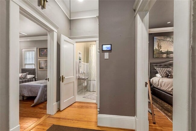 Building Photo - 976 Adair Ave NE