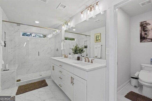 Building Photo - 813 Coleman St SW