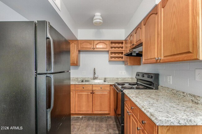 Building Photo - 2226 W Heatherbrae Dr