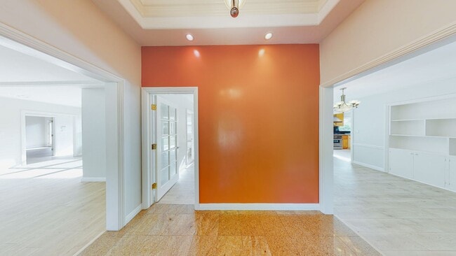 Building Photo - *** Gorgeous 4 bed 3 bath Single Family Ho...