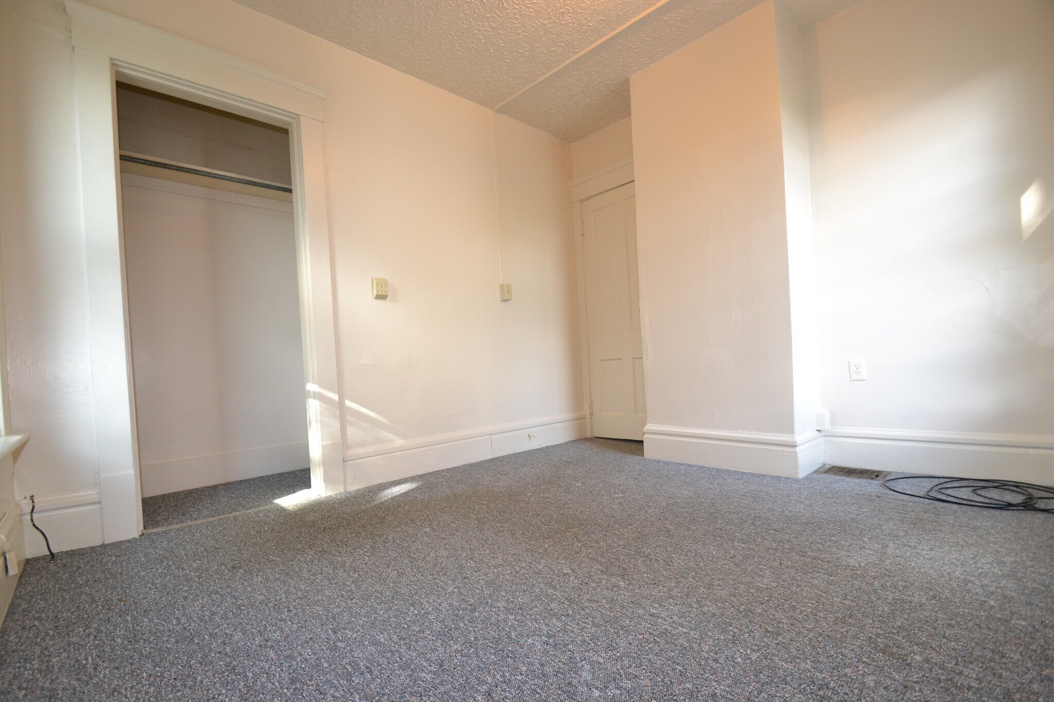 Building Photo - 369 Sherman St