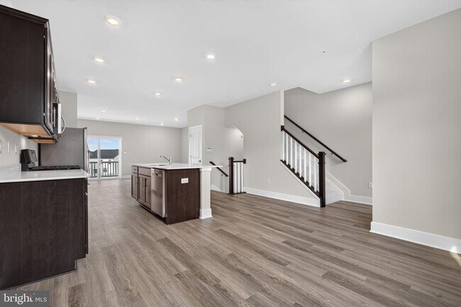 Building Photo - 10708 Meridian Hill Way