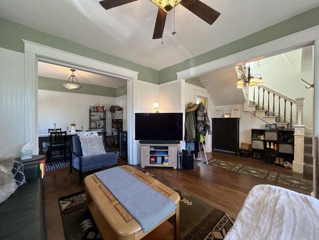 Building Photo - Warm and Welcoming Portland Home with Classic Charm, Modern Kitchen & Outdoor Deck