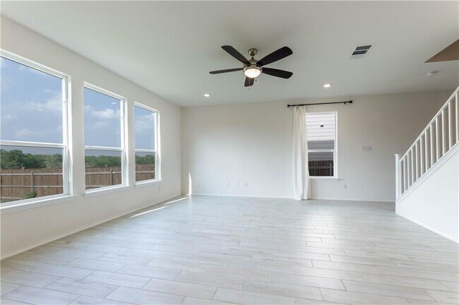 Building Photo - 316 Los Cobos Ln