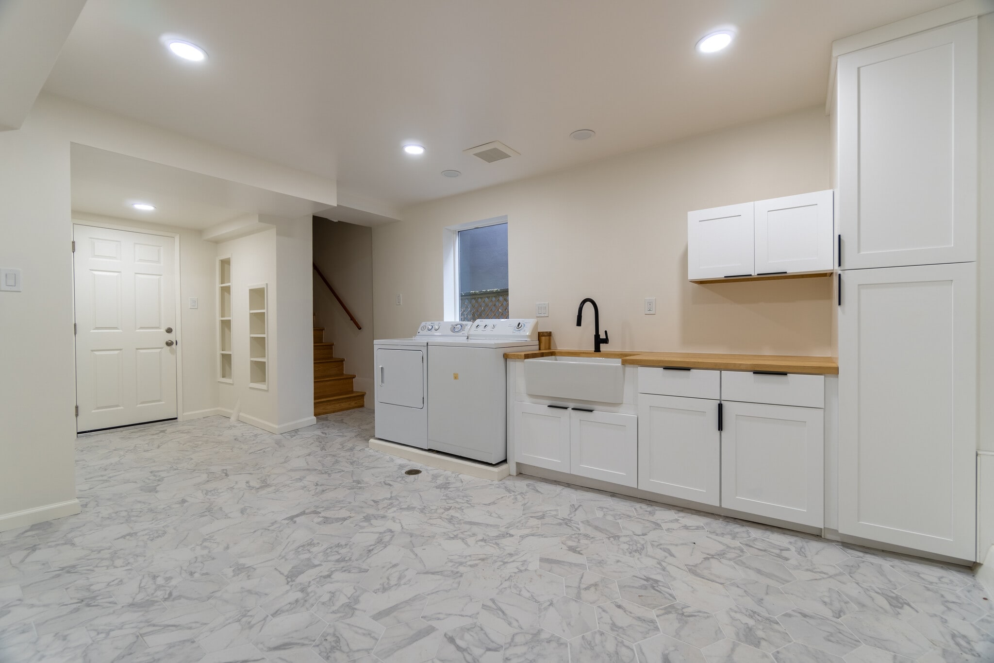 Building Photo - 127 Starview Way