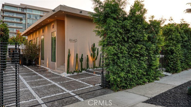 Building Photo - 8840 Ashcroft Ave