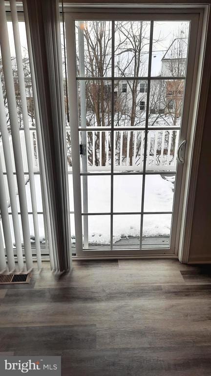 Building Photo - 2420 Newtown Dr