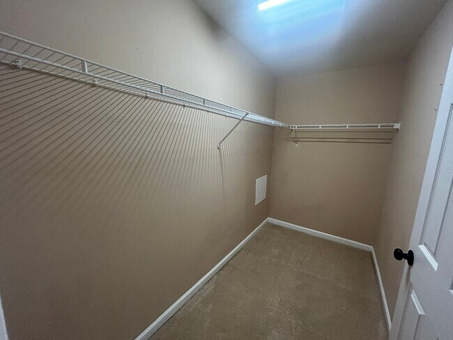 Building Photo - 510 Huntington Ridge Dr