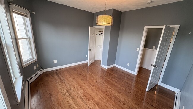 Building Photo - 117 Revere St