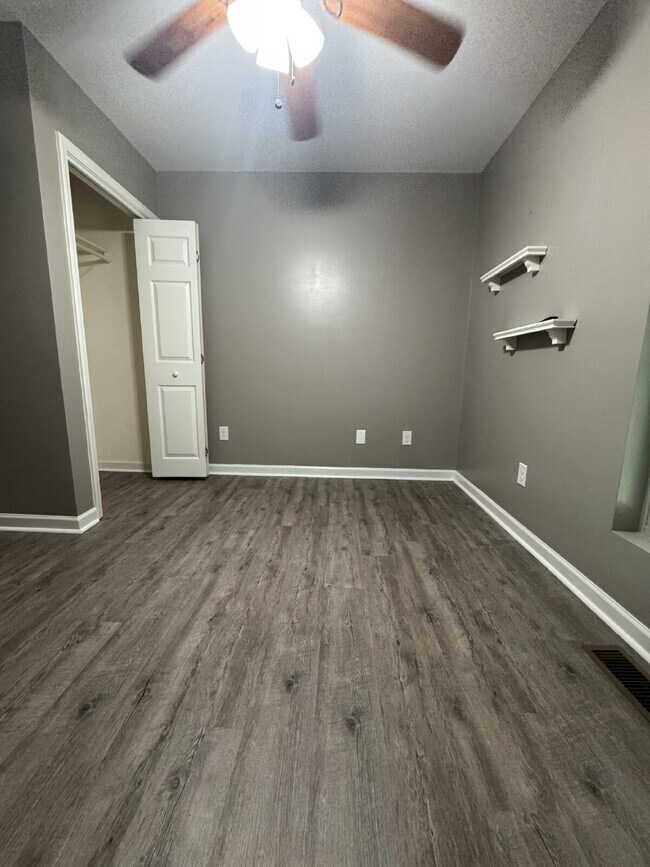 Building Photo - 46 Madison Heights Dr
