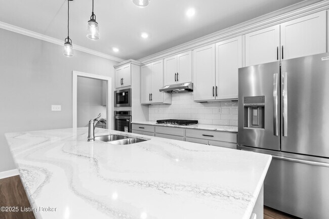 Building Photo - 5919 Ruby Fls Dr