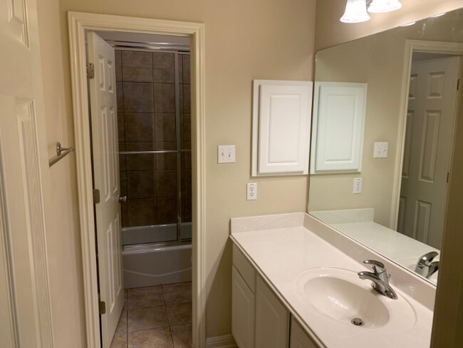 Building Photo - 137 Antler Cir