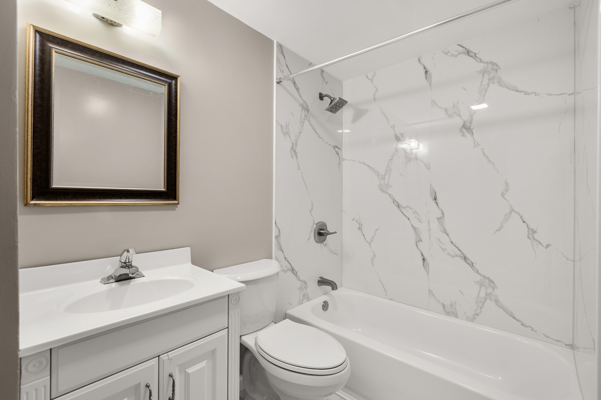 Building Photo - 447 Johnson Ave