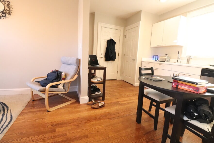 Building Photo - 4 Belvidere Pl