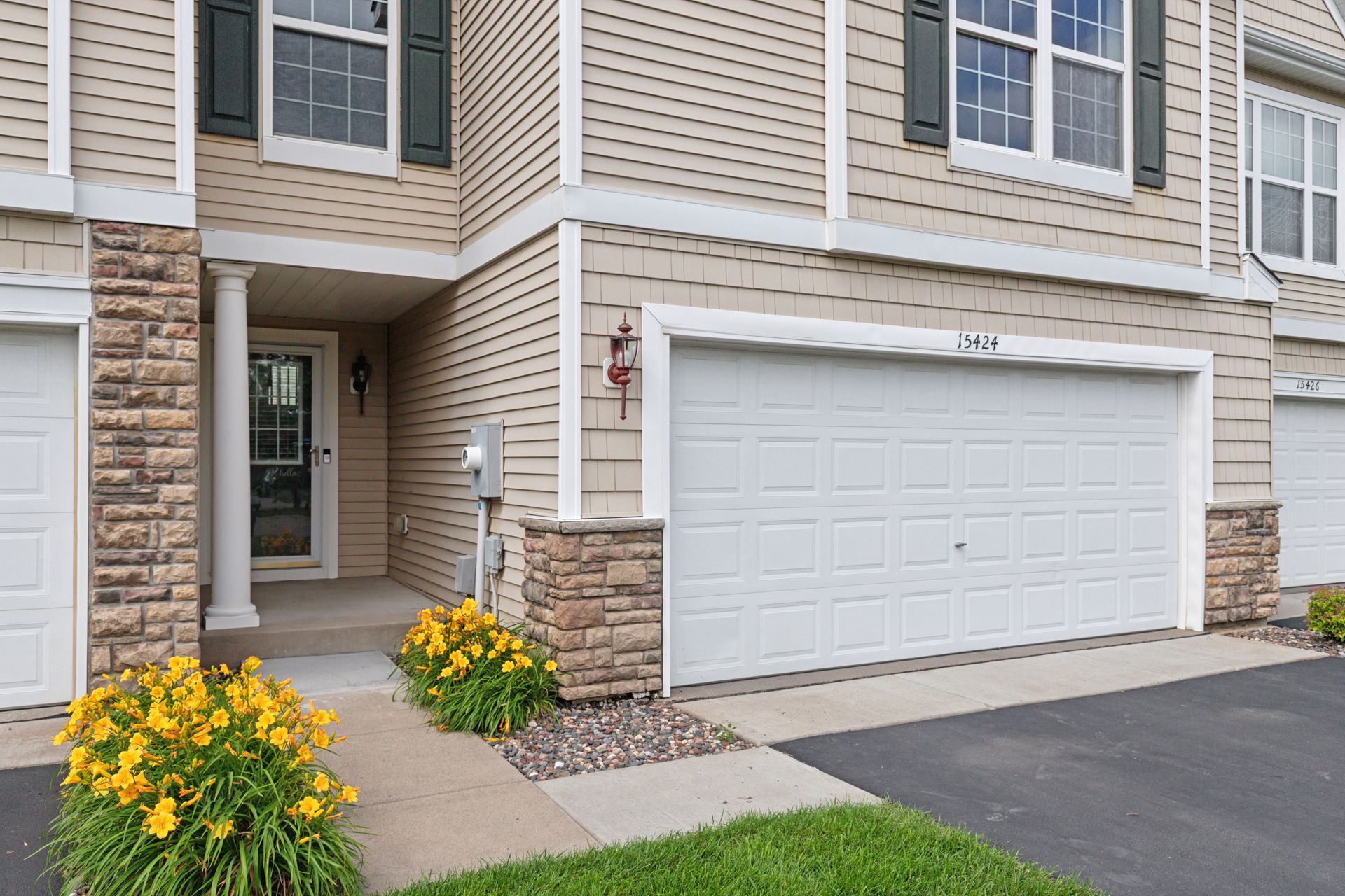 Building Photo - 15424 Foster Dr N