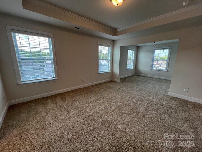 Building Photo - 196 Longleaf Dr