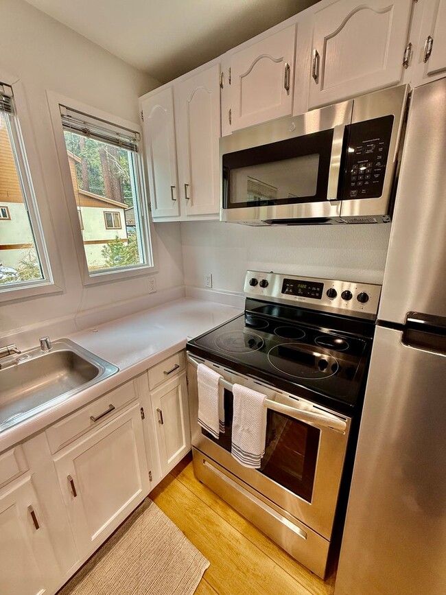 Building Photo - 41 Ridgecrest Dr