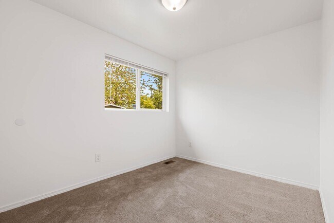 Building Photo - 3930 S Angel Pl