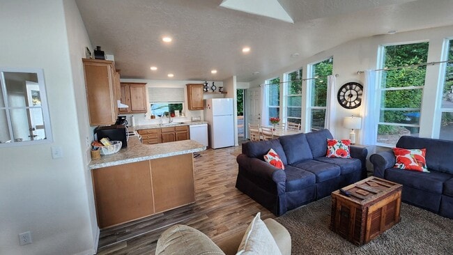 Building Photo - WATER FRONT HOME FULLY FURNISHED ALL INCLU...