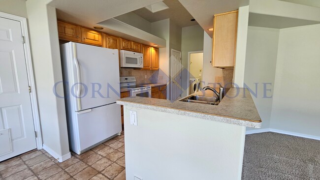 Building Photo - Spacious Home with Large Garage!