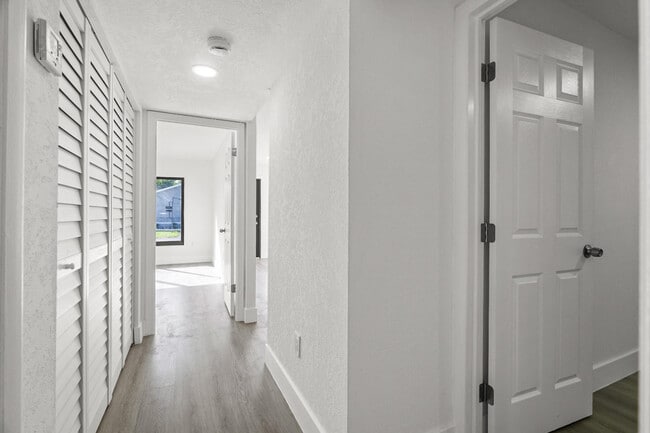 Building Photo - 20731 NW 41st Ave