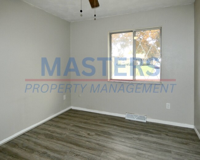 Building Photo - 2017 Garden Ln