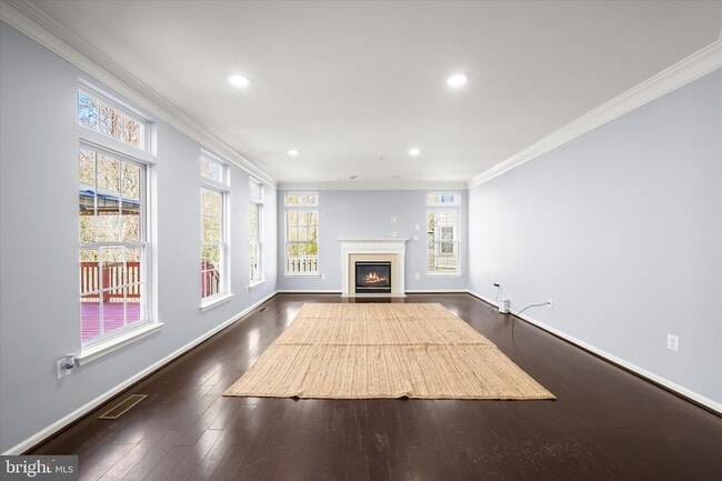 Building Photo - 8314 Sunnybrook Ct