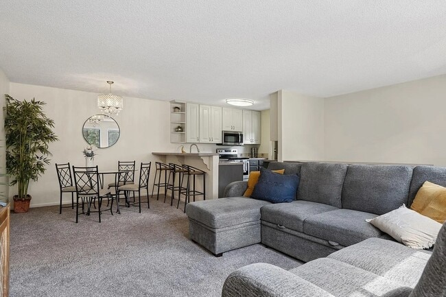 Building Photo - 13525 Zenith Ln