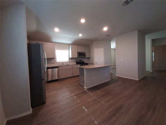 Building Photo - 221 Stalwart Hl Trl