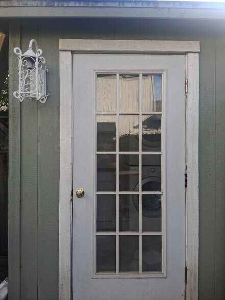 Building Photo - 1317 Chanticleer Ave