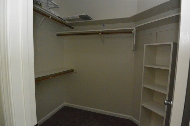 Building Photo - Home with pool