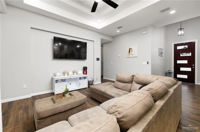 Building Photo - 1009 Sunny Dr