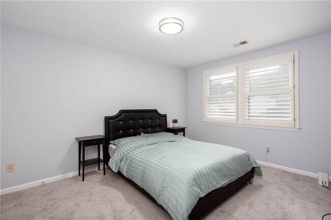 Building Photo - 58 Parkside Cir