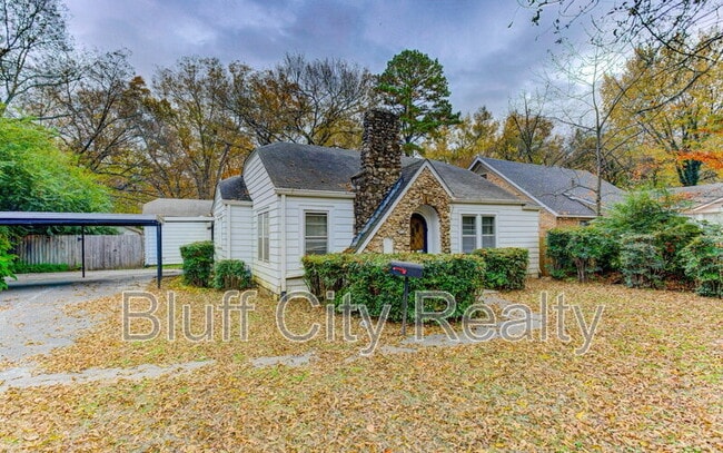 Building Photo - 716 Loeb St