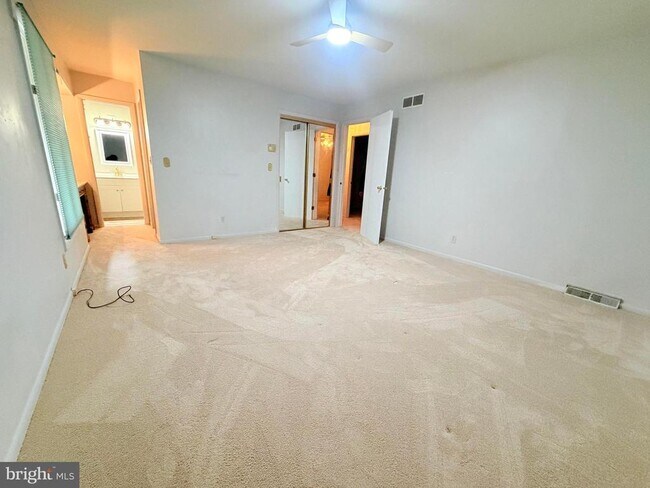 Building Photo - 694 Hickory Ridge Rd