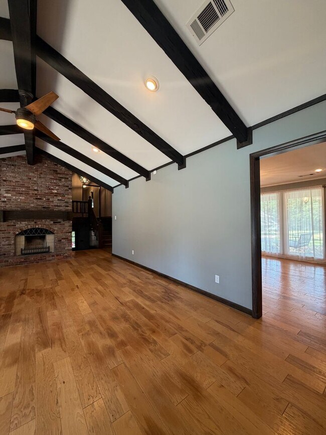 Building Photo - 1101 Silverwood Cove