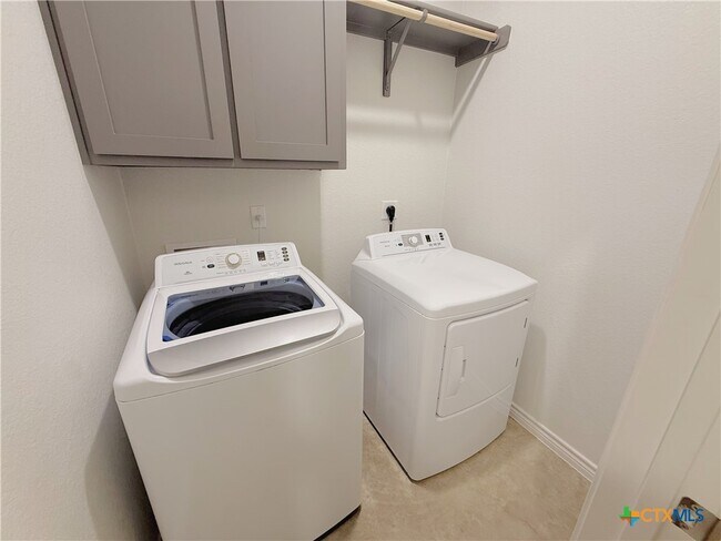 Building Photo - 215 A Riptide Dr