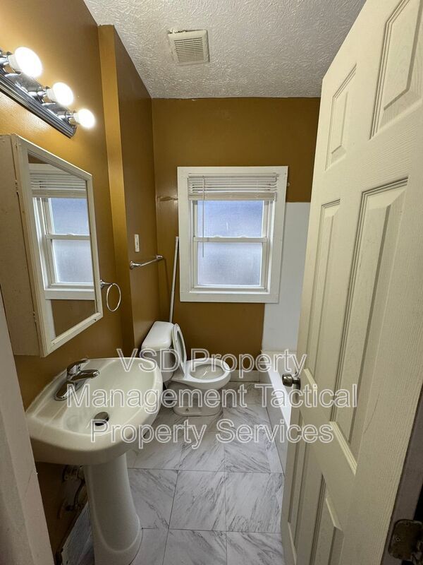 Building Photo - 13436 Hartford Rd