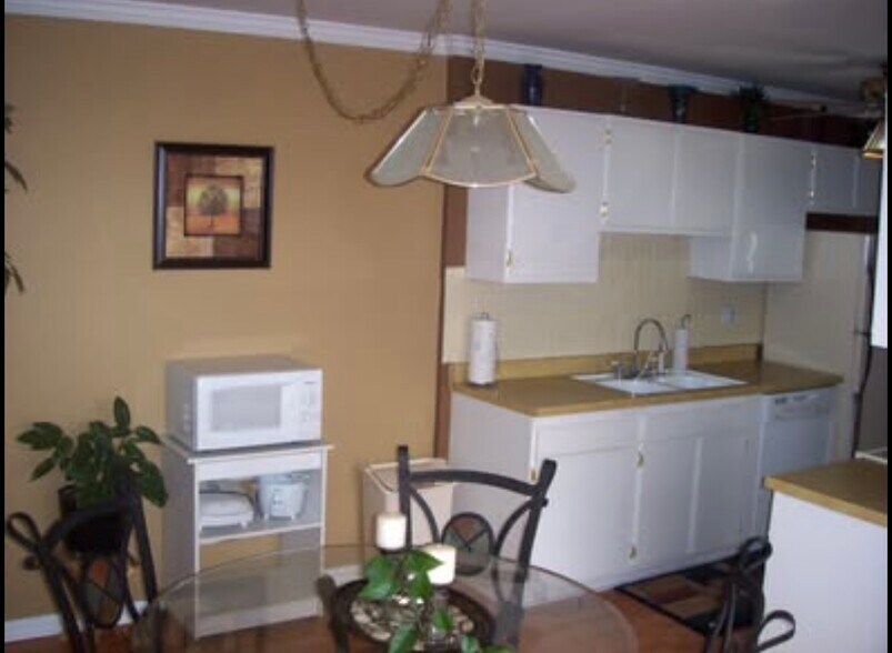 Building Photo - 1950 Hancock Dr