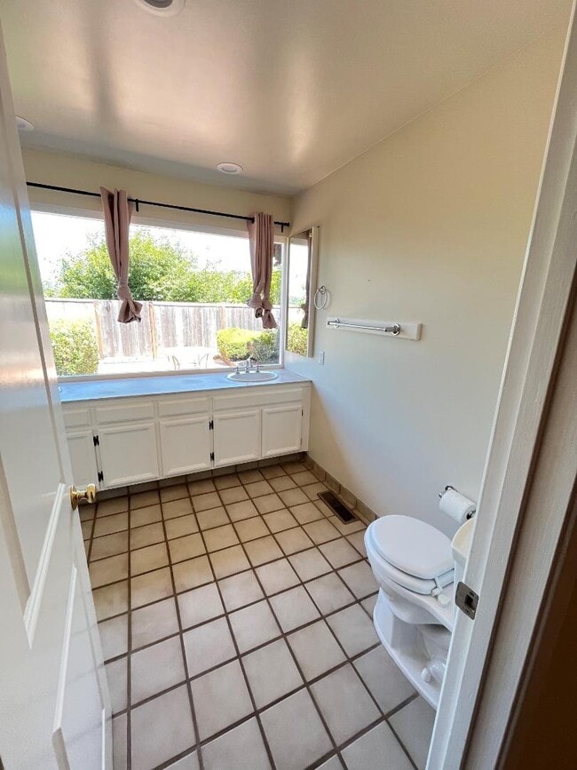 Building Photo - 2066 Touraine Ln