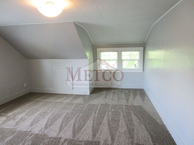 Building Photo - 09601