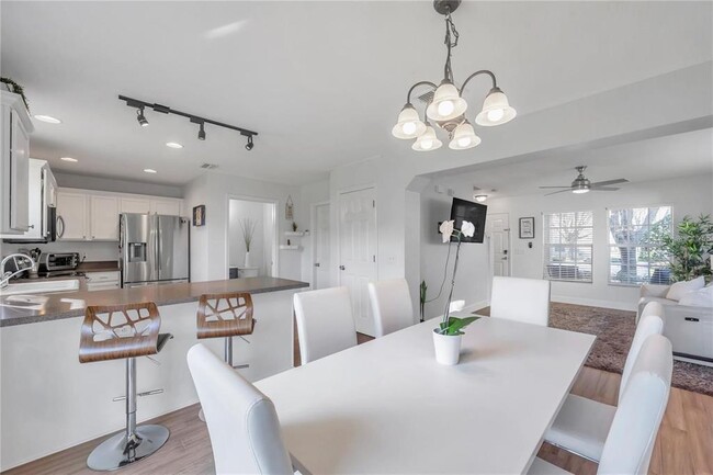 Building Photo - 2913 Bear Oak Dr