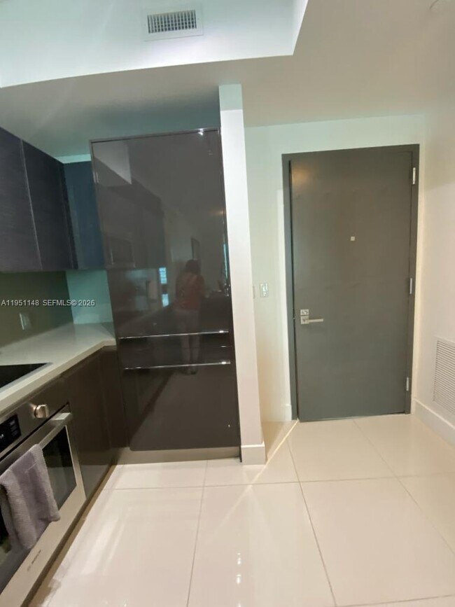 Building Photo - 1080 Brickell Ave