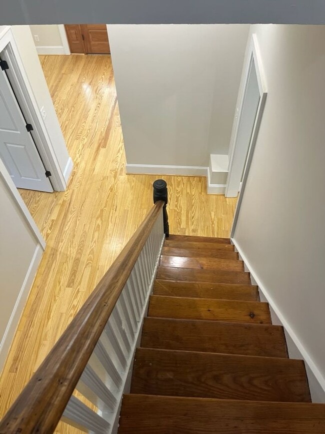 Building Photo - Modern Farmhouse for Rent in Browns Summit NC