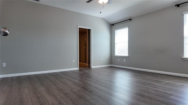 Building Photo - 11221 Bachman Dr