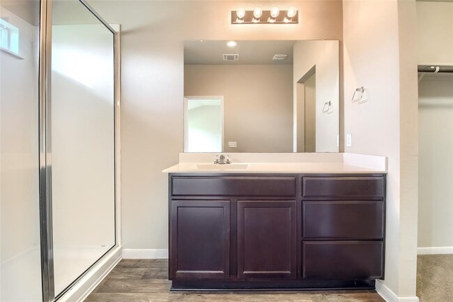 Building Photo - 102 Sulphur River Lp