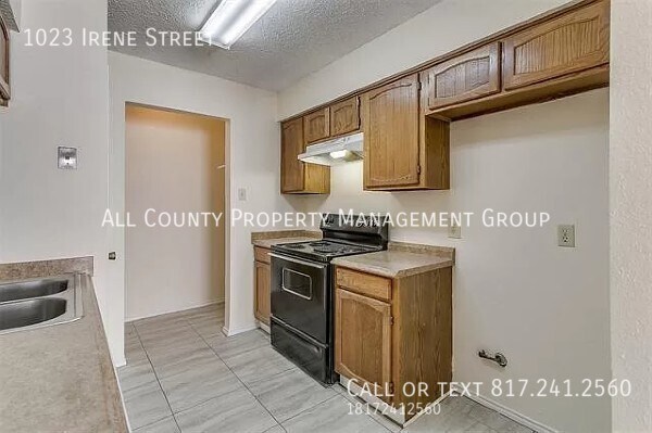 Building Photo - Available Now- Thoughtfully Updated Duplex...