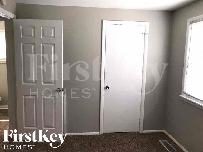 Building Photo - 10153 Lawnhaven Dr