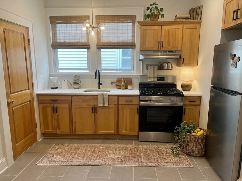 Kitchen - 84 Mount Prospect Ave